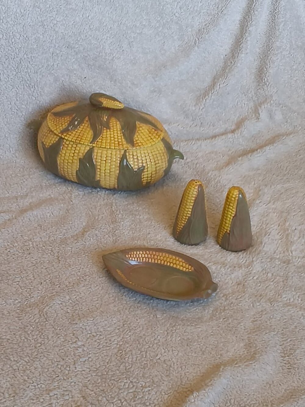 50's Vintage Corn On The Cob , Casserole/Tureen Set with Salt and Pepper Shakers